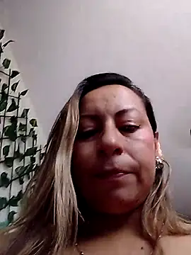 Snapshot of Katalina_S3xy chatting on 09-26-25, 12:34 Katalina S3xy online show from 09-26-25, 12:34