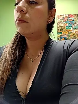 Snapshot of Katalina_S3xy chatting on 10-13-25, 06:53 Katalina S3xy online show from 10-13-25, 06:53