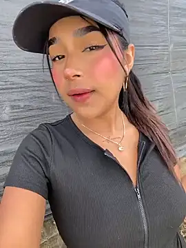 Snapshot of Mariangel_11 chatting on 05-22-26, 02:37 Mariangel 11 online show from 05-22-26, 02:37