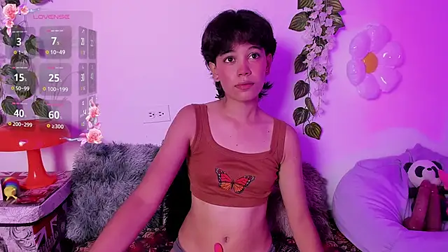 Snapshot of fernanda_indie chatting on 11-04-25, 10:13 fernanda indie online show from 11-04-25, 10:13