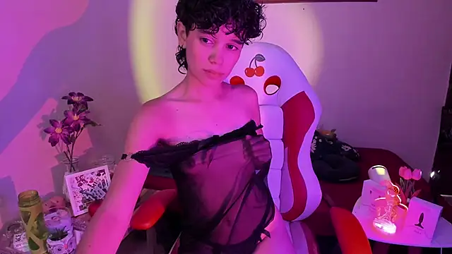 Snapshot of fernanda_indie chatting on 02-17-25, 05:23 fernanda indie online show from 02-17-25, 05:23