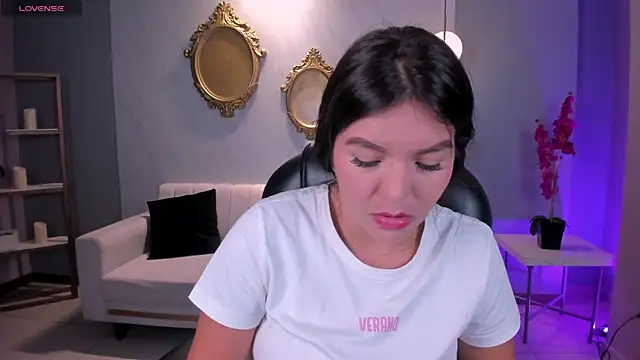 ValeriaRoldanX online show from 04-15-26, 10:21