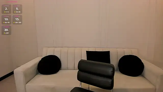Snapshot of ValeriaRoldanX chatting on 06-17-26, 12:04 ValeriaRoldanX online show from 06-17-26, 12:04