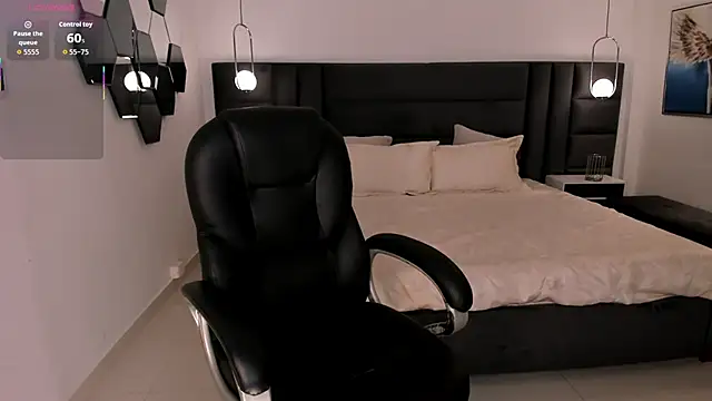 ValeriaRoldanX online show from 10-29-25, 03:27