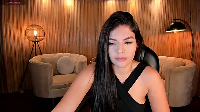 Snapshot of ValeriaRoldanX chatting on 09-30-25, 03:23 ValeriaRoldanX online show from 09-30-25, 03:23