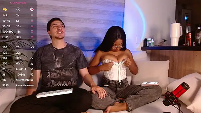 tiana nave online show from 03-20-25, 03:56