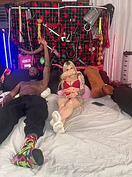 Snapshot of MacTroy chatting on 02-19-26, 08:28 MacTroy online show from 02-19-26, 08:28