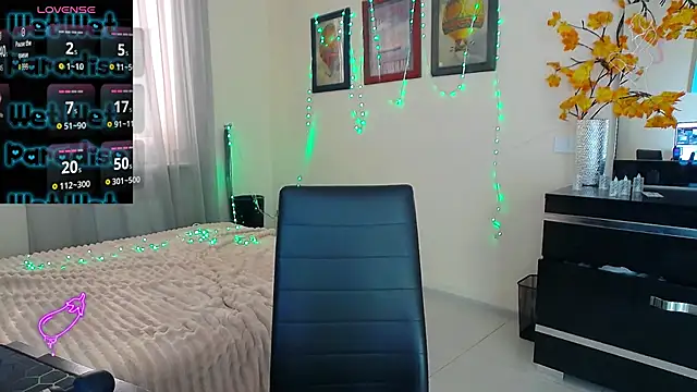 Lillianhot68 online show from 11-23-25, 10:47