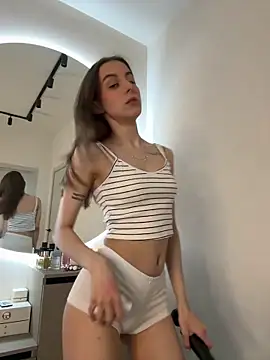 Snapshot of HellPeach chatting on 03-14-25, 01:35 HellPeach online show from 03-14-25, 01:35