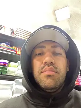 JuanZapata33 online show from 02-02-26, 09:36