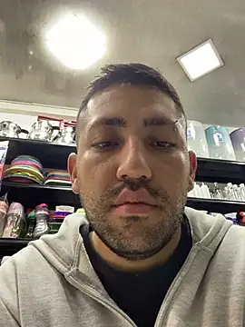 JuanZapata33 online show from 02-10-26, 10:20