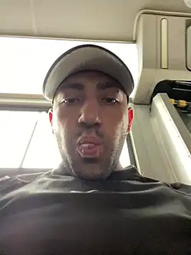 JuanZapata33 online show from 03-08-25, 06:37