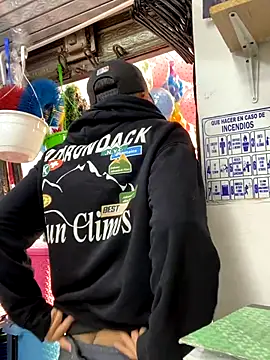 JuanZapata33 online show from 11-11-25, 09:42