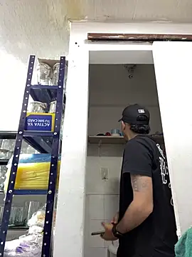 JuanZapata33 online show from 09-26-25, 04:47