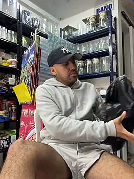 JuanZapata33 online show from 02-17-26, 05:43