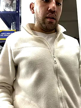 JuanZapata33 online show from 10-23-25, 09:57