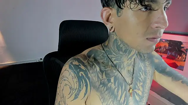 Travistanner 28 online show from 11-26-25, 02:11