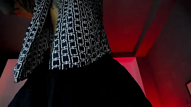 Travistanner 28 online show from 12-14-25, 04:34