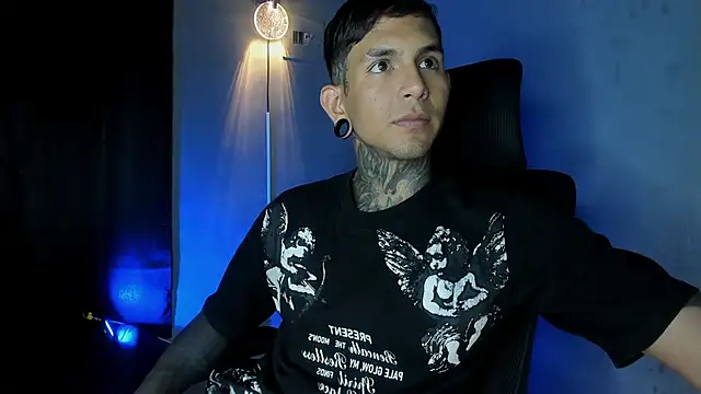 Travistanner 28 online show from 05-29-26, 06:47