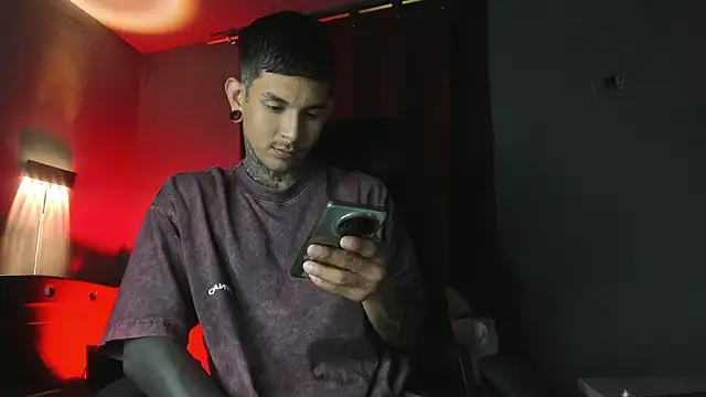 Travistanner 28 online show from 04-04-26, 03:46