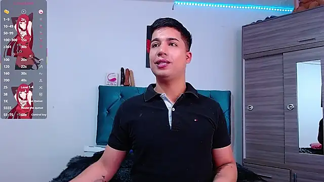 Snapshot of Randy_horny chatting on 02-02-26, 06:07 Randy horny online show from 02-02-26, 06:07