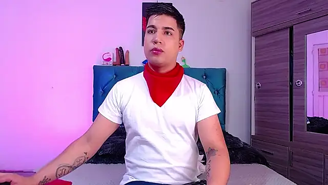 Snapshot of Randy_horny chatting on 02-14-26, 05:35 Randy horny online show from 02-14-26, 05:35