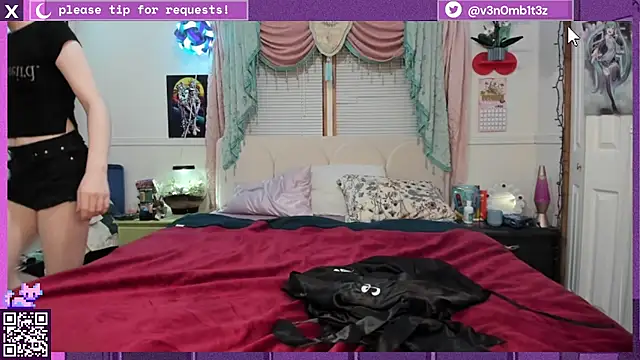 Snapshot of v3n0mb1t3z chatting on 09-27-25, 02:28 v3n0mb1t3z online show from 09-27-25, 02:28