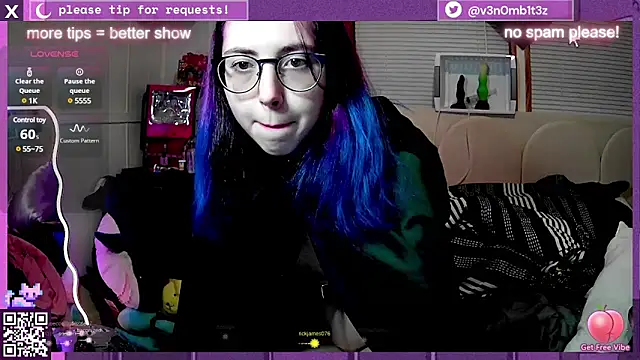 Snapshot of v3n0mb1t3z chatting on 12-21-24, 06:41 v3n0mb1t3z online show from 12-21-24, 06:41