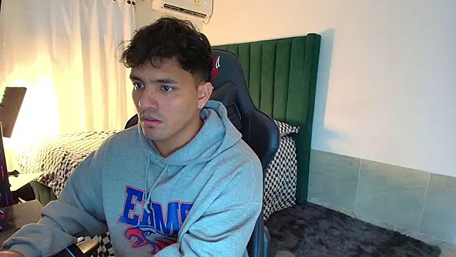 man dur07 online show from 12-22-25, 09:04