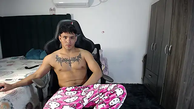 Snapshot of man_dur07 chatting on 02-03-25, 12:36 man dur07 online show from 02-03-25, 12:36