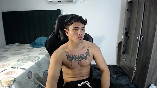 Snapshot of man_dur07 chatting on 02-17-25, 12:00 man dur07 online show from 02-17-25, 12:00