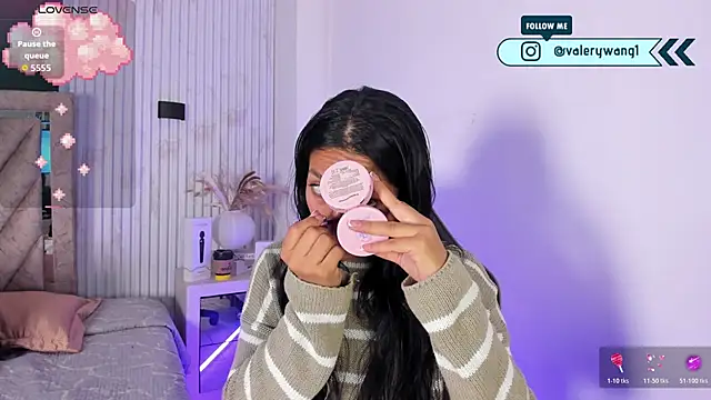 Valery wang online show from 11-29-25, 11:54