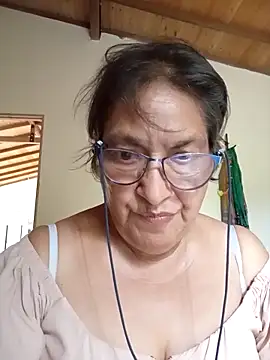 Snapshot of florecita69 chatting on 10-12-25, 08:32 florecita69 online show from 10-12-25, 08:32