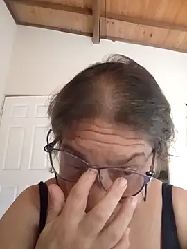 florecita69 online show from 10-28-25, 02:27