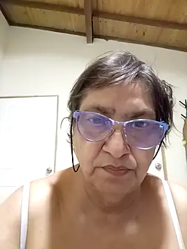 Snapshot of florecita69 chatting on 10-19-25, 01:41 florecita69 online show from 10-19-25, 01:41