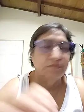 Snapshot of florecita69 chatting on 10-09-25, 02:01 florecita69 online show from 10-09-25, 02:01