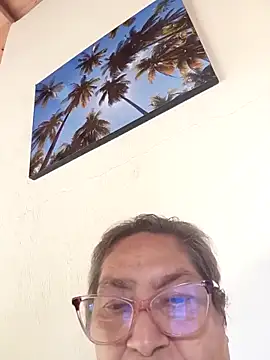 florecita69 online show from 04-28-26, 04:11