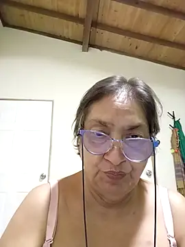Snapshot of florecita69 chatting on 10-15-25, 02:21 florecita69 online show from 10-15-25, 02:21