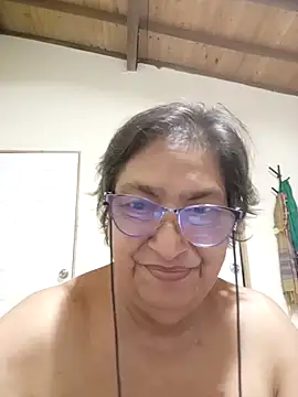 Snapshot of florecita69 chatting on 10-16-25, 02:36 florecita69 online show from 10-16-25, 02:36