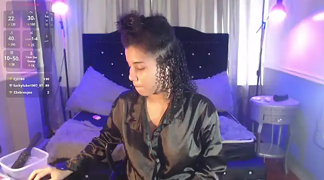 Snapshot of Mayaa_ross chatting on 03-02-25, 08:35 Mayaa ross online show from 03-02-25, 08:35