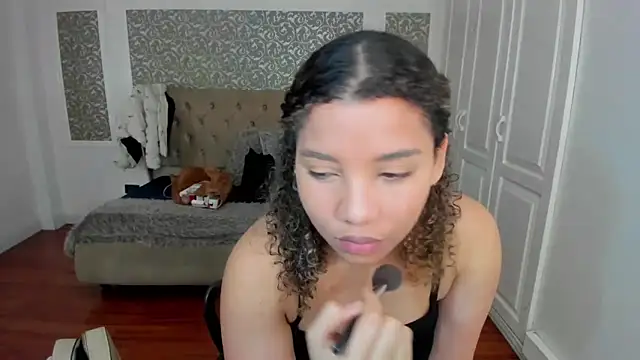 Snapshot of Mayaa_ross chatting on 10-07-25, 01:50 Mayaa ross online show from 10-07-25, 01:50