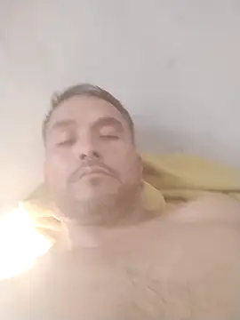 estuker22 online show from 11-08-25, 07:17