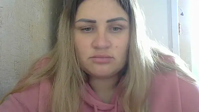 Snapshot of Honeydew-Waves chatting on 10-01-25, 10:09 Honeydew-Waves online show from 10-01-25, 10:09