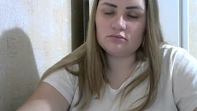 Snapshot of Honeydew-Waves chatting on 12-06-24, 04:19 Honeydew-Waves online show from 12-06-24, 04:19