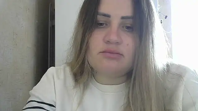 Snapshot of Honeydew-Waves chatting on 10-16-25, 07:27 Honeydew-Waves online show from 10-16-25, 07:27