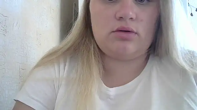 Snapshot of Honeydew-Waves chatting on 09-09-25, 02:59 Honeydew-Waves online show from 09-09-25, 02:59