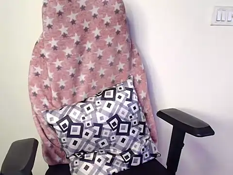 CUTE princess 143 online show from 11-30-25, 05:14