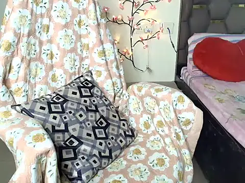 CUTE princess 143 online show from 05-13-26, 12:56