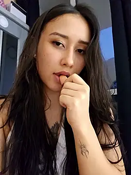 Snapshot of Selena_blake chatting on 12-17-25, 11:10 Selena blake online show from 12-17-25, 11:10