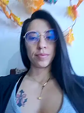 Snapshot of VALERY-03_ chatting on 10-22-25, 12:04 VALERY-03 online show from 10-22-25, 12:04